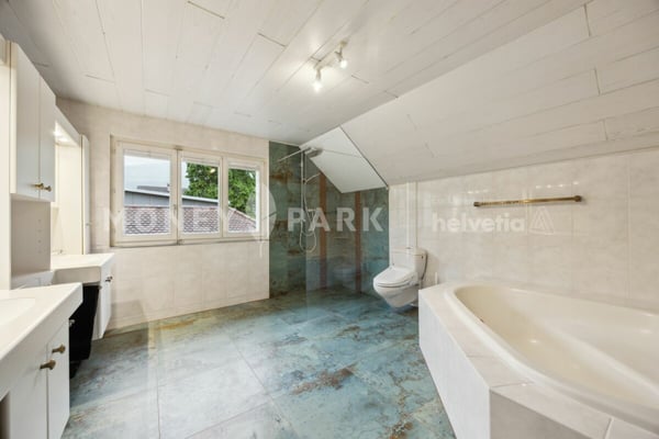 Exklusive 1.5-Zimmer-Villa - zeitlos und mit vielen Extras 13