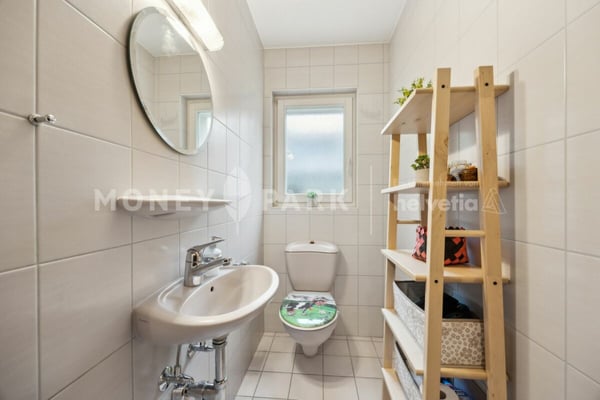 Exklusive 1.5-Zimmer-Villa - zeitlos und mit vielen Extras 8