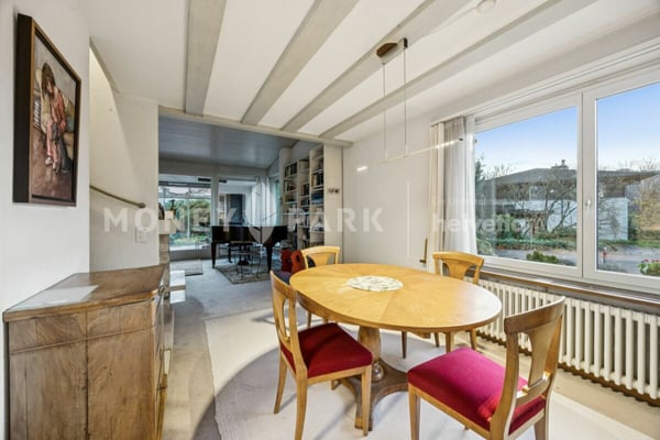 Einfamilienhaus mit grossem Garten an Traumlage 4