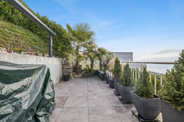 Appartement de 1.5 avec vue panoramique sur le lac et les montagnes 13