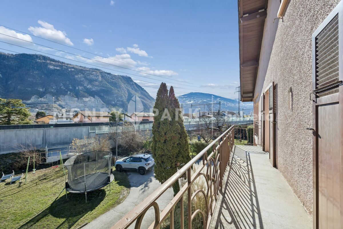 Villa de 2 appartements à Saint-Léonard