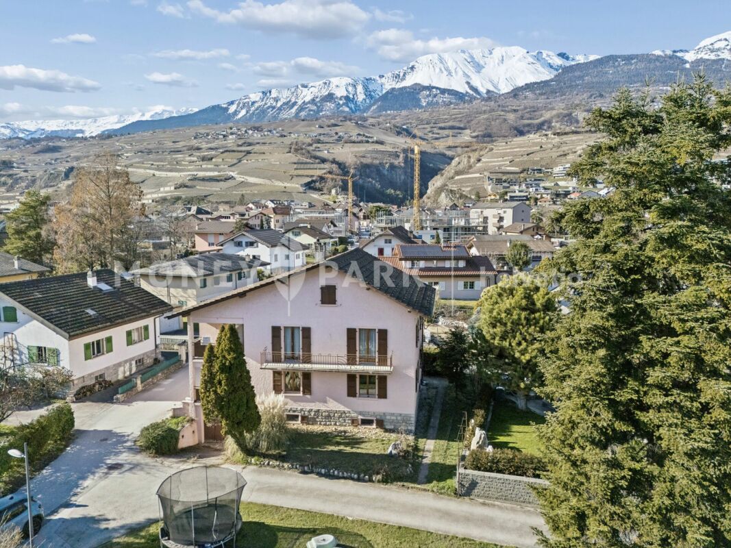 Villa de 2 appartements à Saint-Léonard