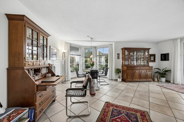 5.5-Zimmer-Doppelhaushälfte mit Garten, Terrasse und vielseitigem Raumangebot 3