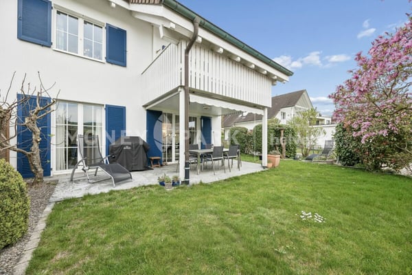 5.5-Zimmer-Doppelhaushälfte mit Garten, Terrasse und vielseitigem Raumangebot 12
