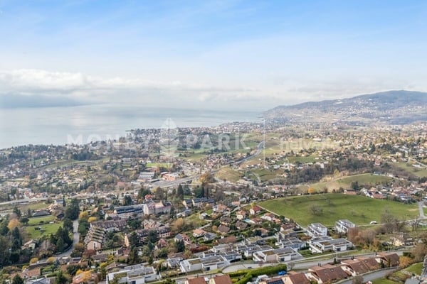 Appartement de 4.5 avec vue panoramique sur le lac et les montagnes 13