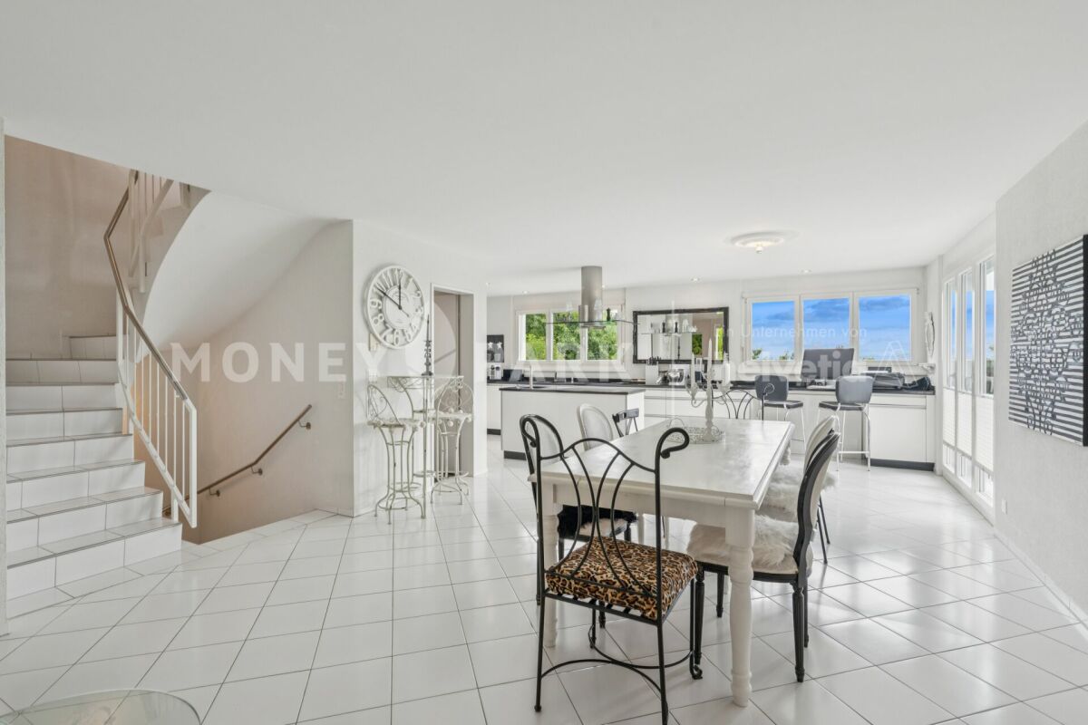 Vivere con vista - Casa di 5,5 locali ben curata su Pfannenstiel