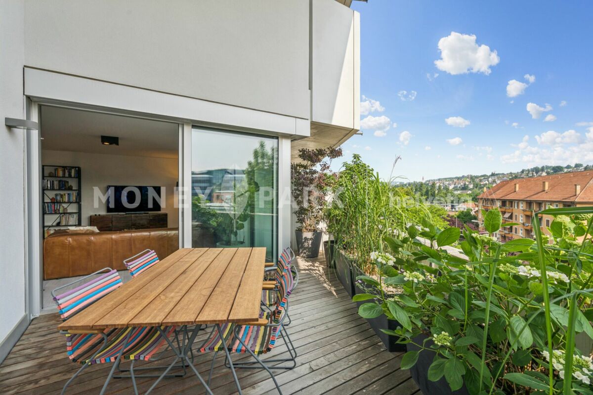 Exclusive 2.5-room apartment with two large terraces and plenty of privacy
