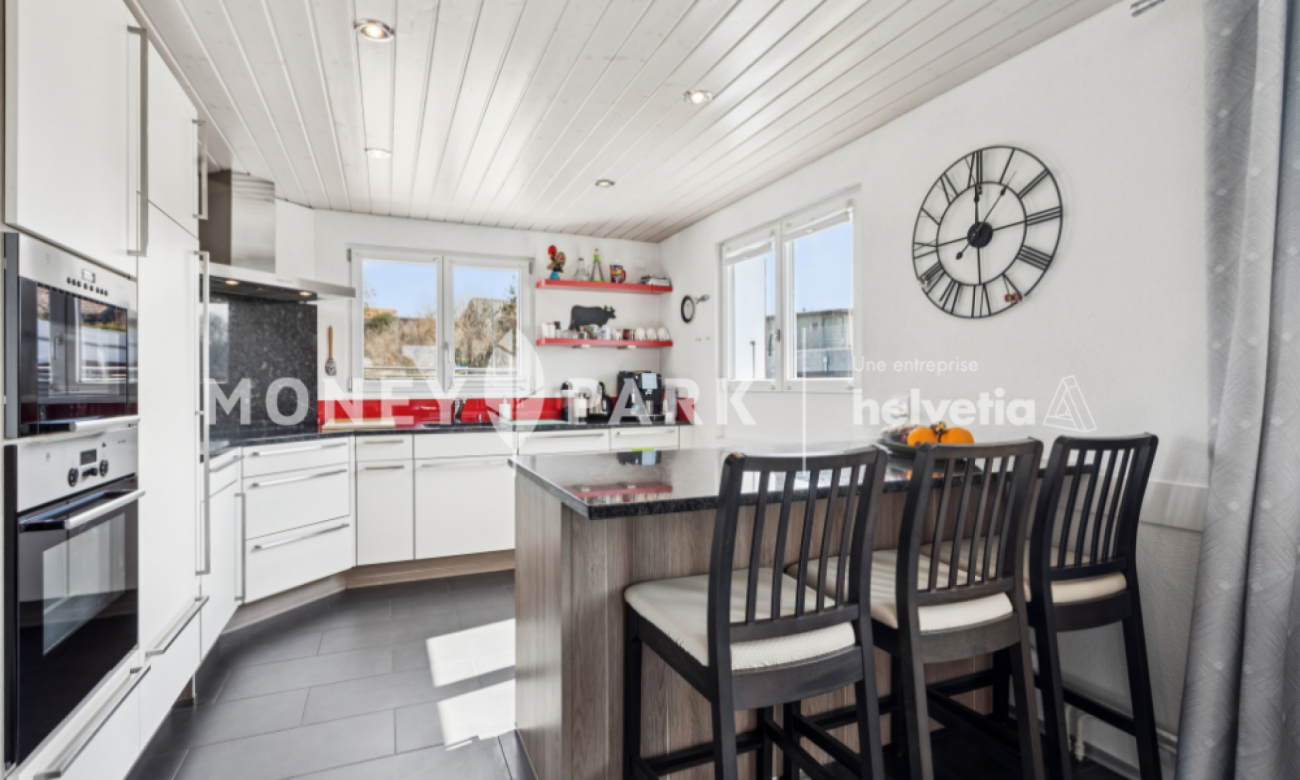 Einfamilienhaus mit Pool in Schmitten / Maison individuelle avec piscine à Schmitten