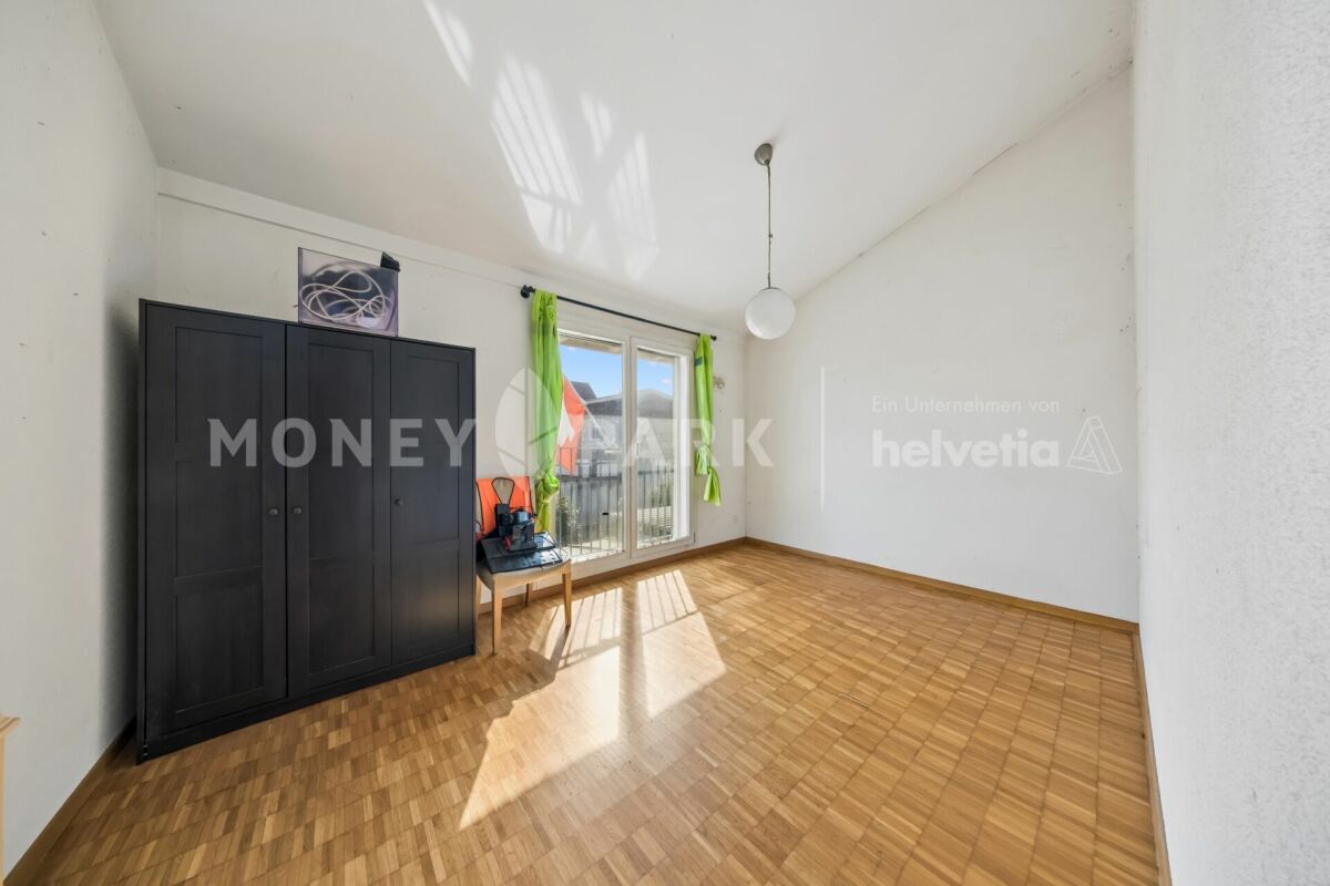 Ampia casa a schiera di 6,5 locali con area circostante e alto comfort abitativo