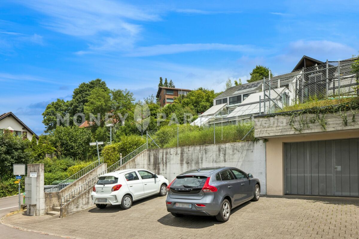 Appartamento a terrazza di 4,5 locali con vista panoramica eccezionale e serra