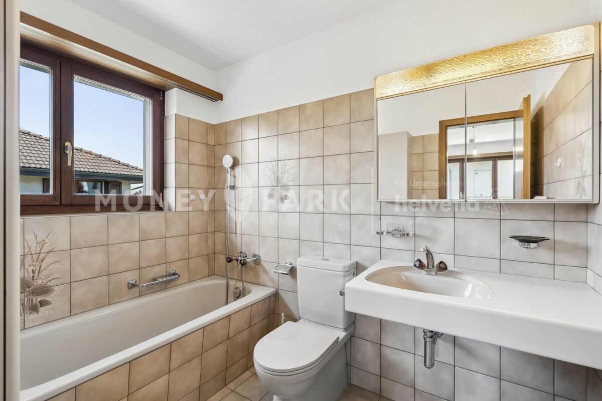 6.5-Room Single-Family House in Quiet Residential Area with Garden Idyll