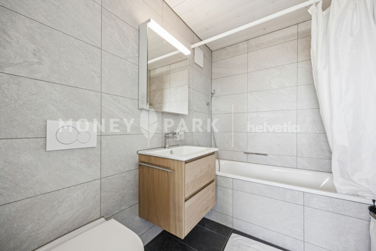 Stilvolle und moderne Attikawohnung in Lengnau / Bel appartement moderne en attique à Lengnau
