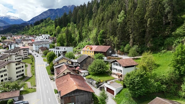 Entwicklungsgrundstück an guter Lage     mit bestehendem Einfamilienhaus 2