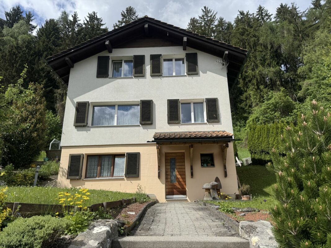 Entwicklungsgrundstück an guter Lage     mit bestehendem Einfamilienhaus