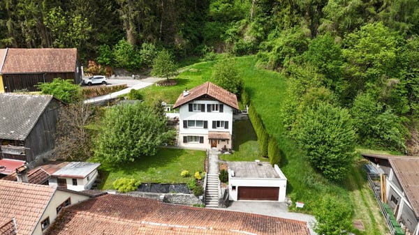 Entwicklungsgrundstück an guter Lage     mit bestehendem Einfamilienhaus 1