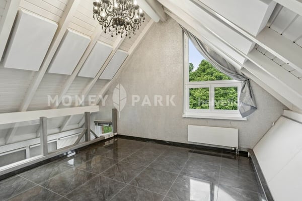 Charmante 3.5-Zimmer Maisonette mit Galerie 8