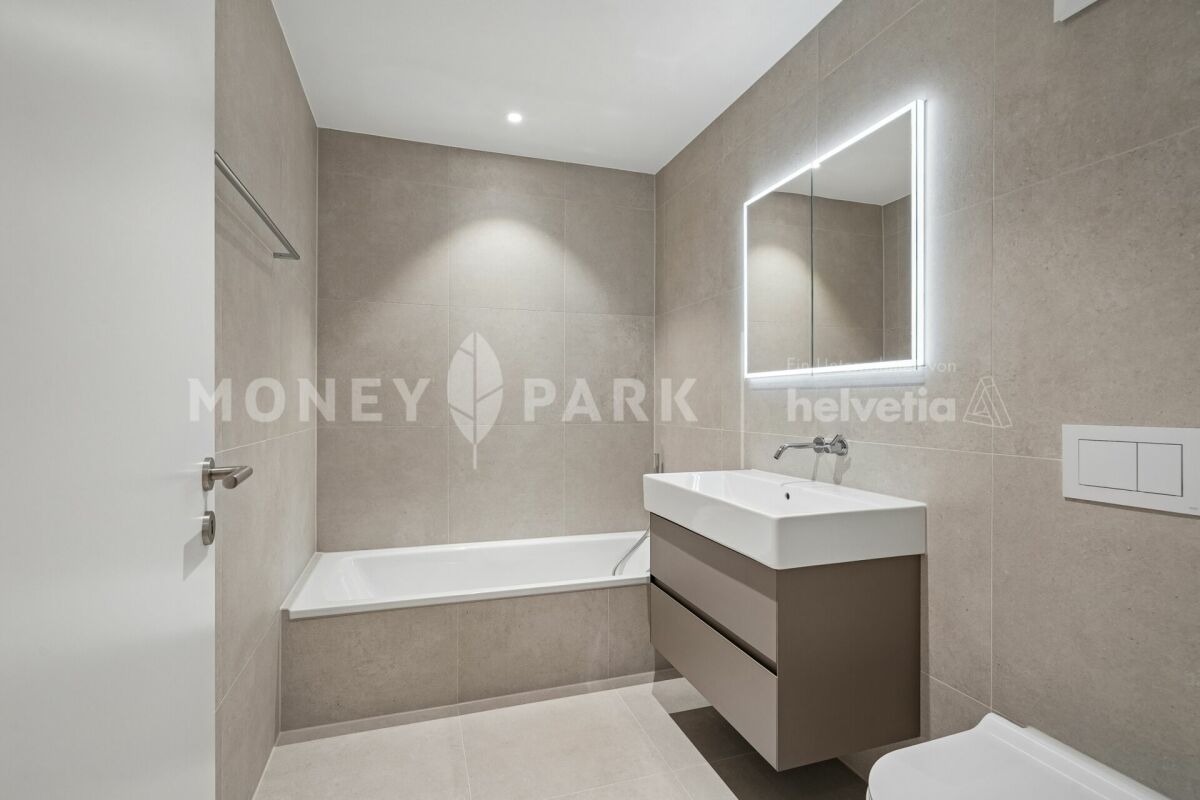 Buy Instead of Rent: Timeless Condominium in the Heart of Zurich