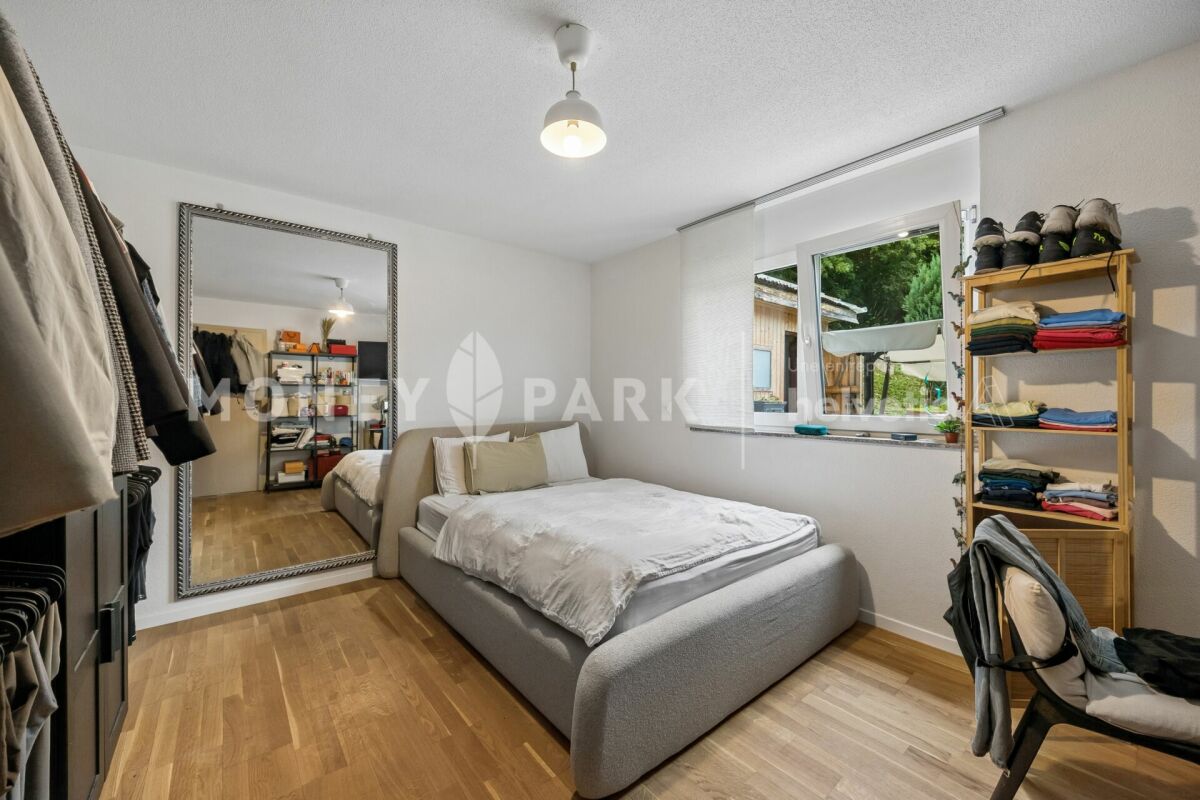 Mehrfamilienhaus mit zwei 4.5-Zimmer-Wohnungen, das zahlreiche Möglichkeiten zur Weiterentwicklung bietet