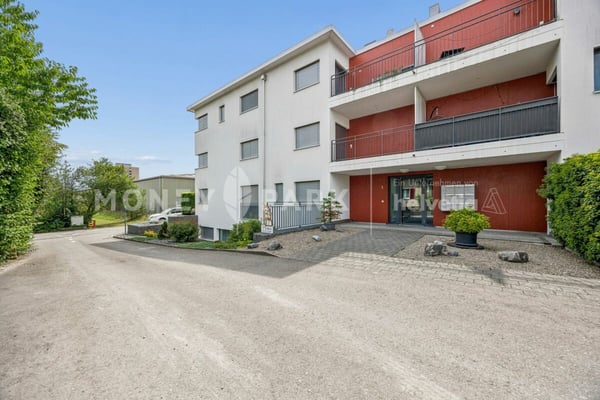 Exklusive 4.5-Zimmer-Wohnung mit Grosszügigkeit und Komfort 13