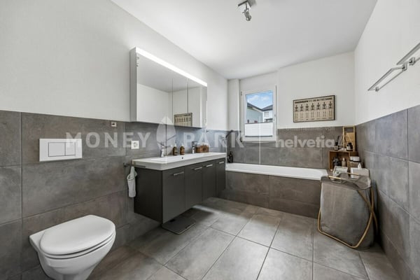 Exklusive 4.5-Zimmer-Wohnung mit Grosszügigkeit und Komfort 8