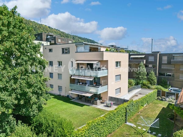 Schönes 4.5-Zimmer-Wohnung mit Balkon 2