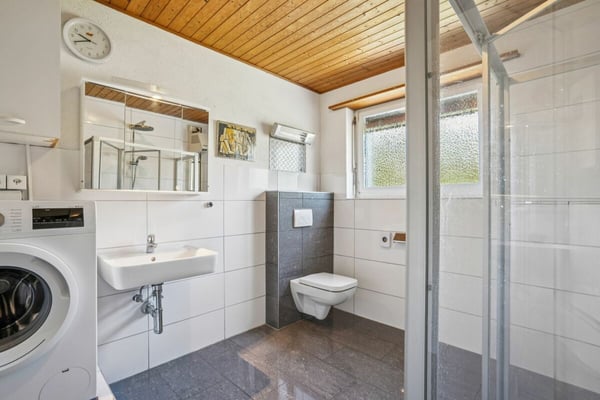 Einfamilienhaus mit grosszügigem Grundstück & vielseitigen Nutzungsmöglichkeiten 10