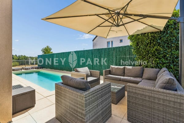 Villa familiale avec piscine à Boussens 2