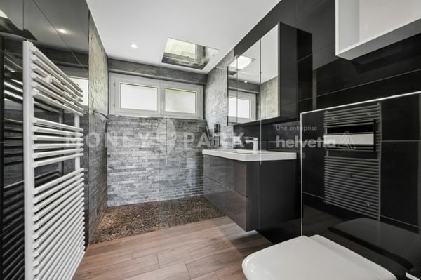 Appartement de 4.5 pièces avec balcon et vue sur le lac 9