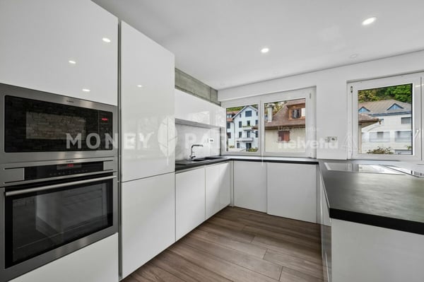 Appartement de 4.5 pièces avec balcon et vue sur le lac 2