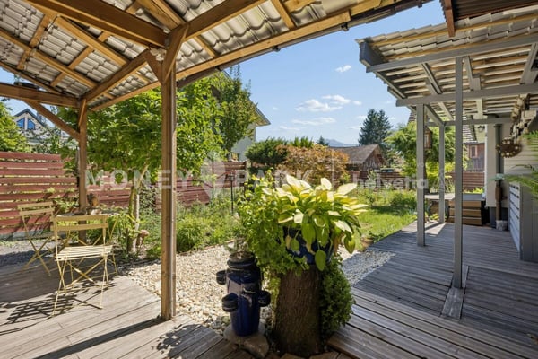 Charmantes Einfamilienhaus mit grosser Scheune und schönem Garten 9