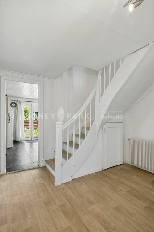 Charmantes Einfamilienhaus mit grosser Scheune und schönem Garten 6
