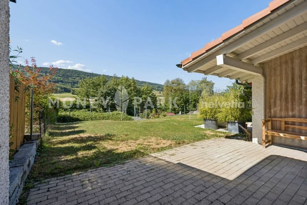 5.5-Zimmer-Reihenhaus mit Garten, Privatsphäre und Weitsicht 2