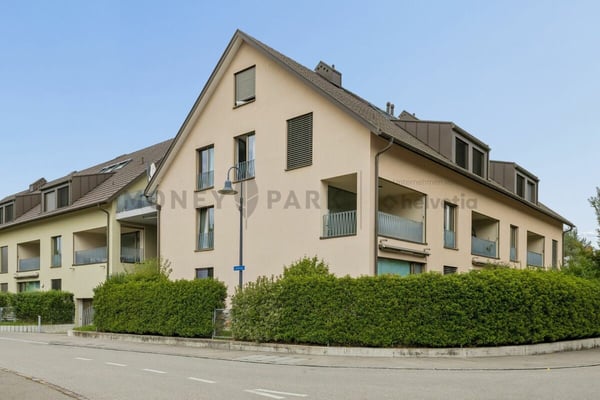 Moderne 3.5-Zimmer-Maisonette mit eigenem Garten 1
