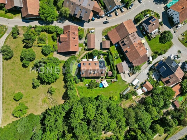 5.5-Zimmer-Reihenmittelhaus mit besonderem Wohngefühl und Garten 11