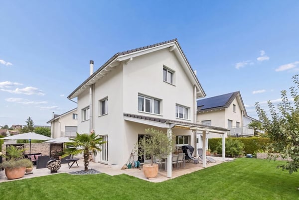 Familienfreundliches 6-Zimmer-Einfamilienhaus mit Garten 1