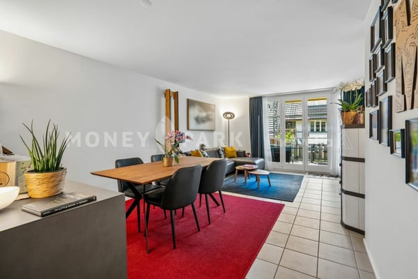 charmante 2.5-Zimmer-Wohnung mit zwei Balkonen 4