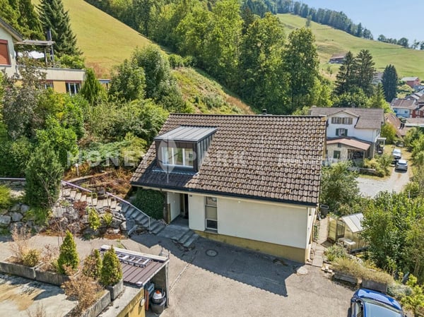 6.5-Zimmer-Einfamilienhaus mit Aussicht und Gestaltungspotenzial 1