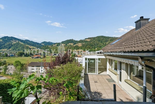 6.5-Zimmer-Einfamilienhaus mit Aussicht und Gestaltungspotenzial 2