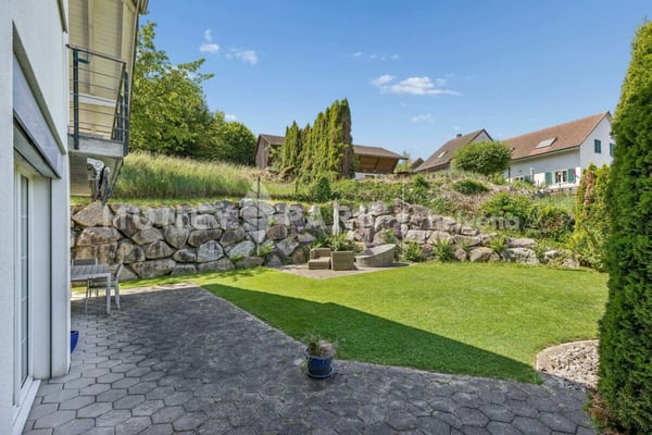 5.5-Zimmer-Einfamilienhaus mit Privatsphäre, Garten und Platz zum Leben 2