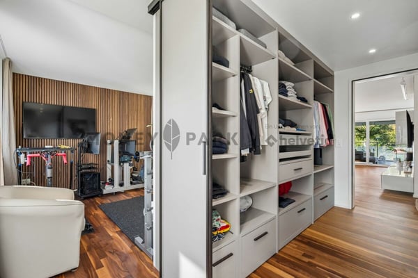 Hochwertige 2.5 Zimmer-Wohnung mit grossem Balkon 7