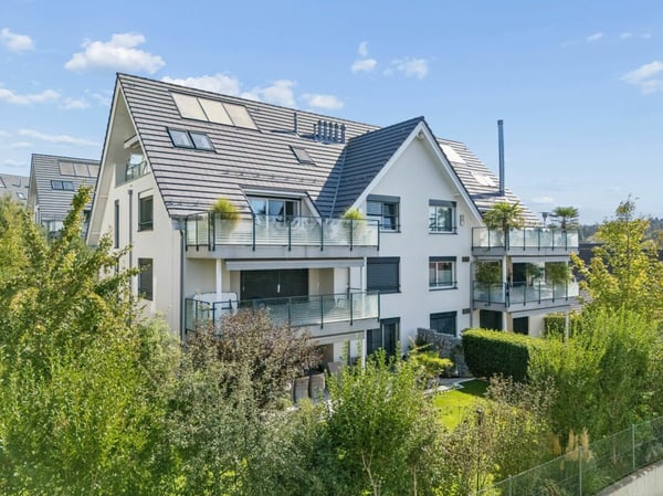 Hochwertige 2.5 Zimmer-Wohnung mit grossem Balkon 14