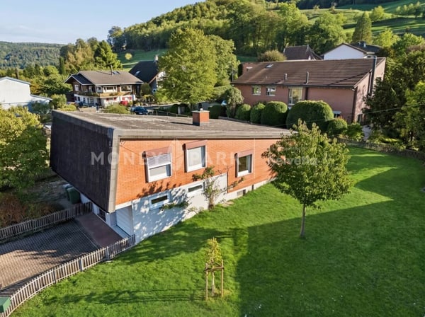 4-Zimmer-Split-Level-Einfamilienhaus mit grosszügigem Garten und Privatsphäre 12