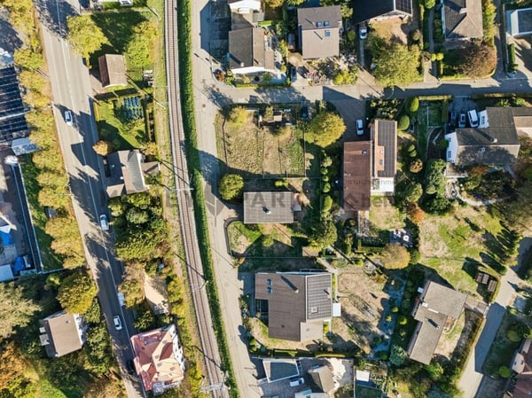 4-Zimmer-Split-Level-Einfamilienhaus mit grosszügigem Garten und Privatsphäre 15