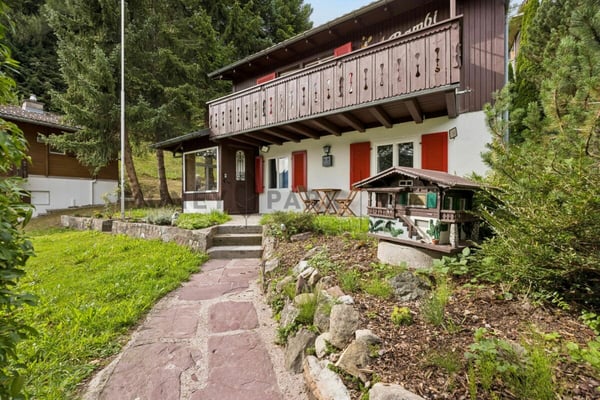 Ferienhaus mit zwei Wohneinheiten und unverbaubarer Fernsicht 2