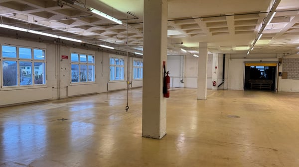 vielseitig nutzbarer Gewerberaum (Büro, Labor, Praxis, Schulung etc.) 4