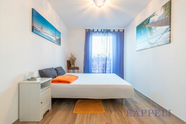 1.5 Zimmer Doppeleinfamilienhaushälfte am Bergblick in Uebeschi 2