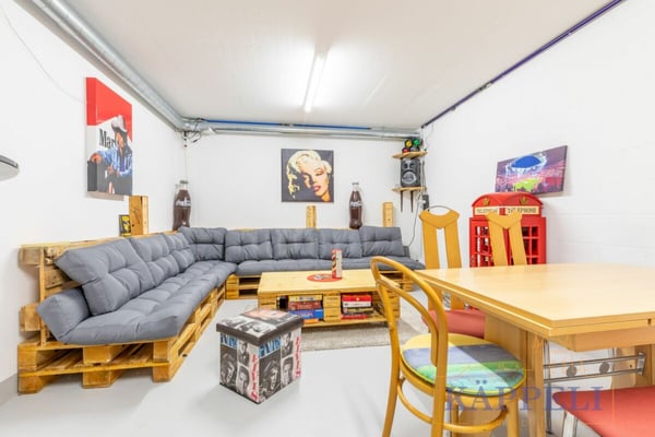 1.5 Zimmer Doppeleinfamilienhaushälfte am Bergblick in Uebeschi 17