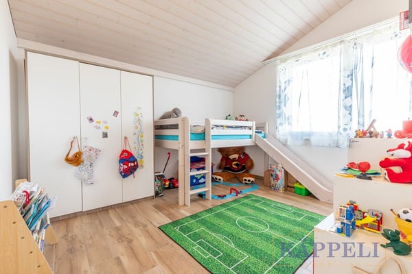 1.5 Zimmer Doppeleinfamilienhaushälfte am Bergblick in Uebeschi 8