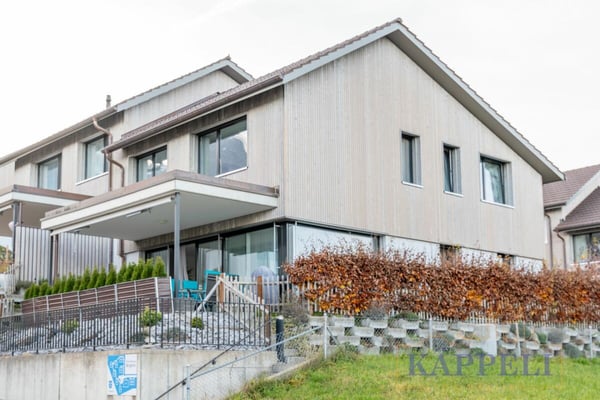 1.5 Zimmer Doppeleinfamilienhaushälfte am Bergblick in Uebeschi 18