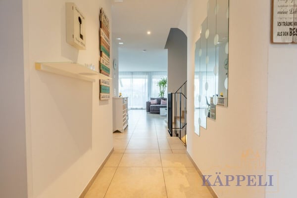 1.5 Zimmer Doppeleinfamilienhaushälfte am Bergblick in Uebeschi 1